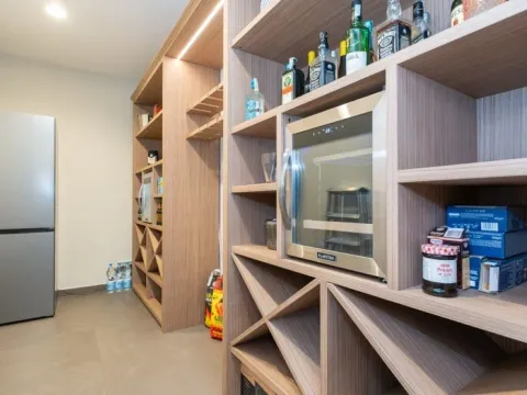 Izdavanje, kuća, 500m², Zabjelo, Podgorica - image 22