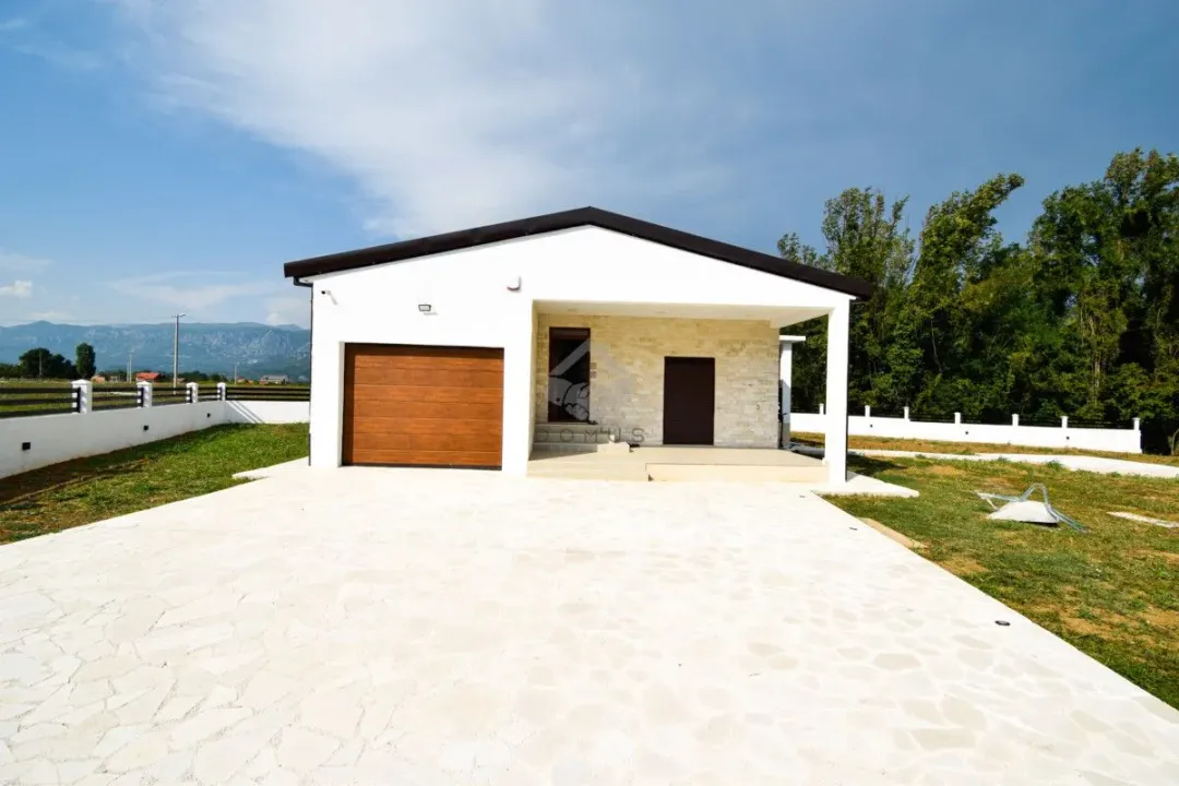 Rent, house, 140m², Velje Brdo, Podgorica