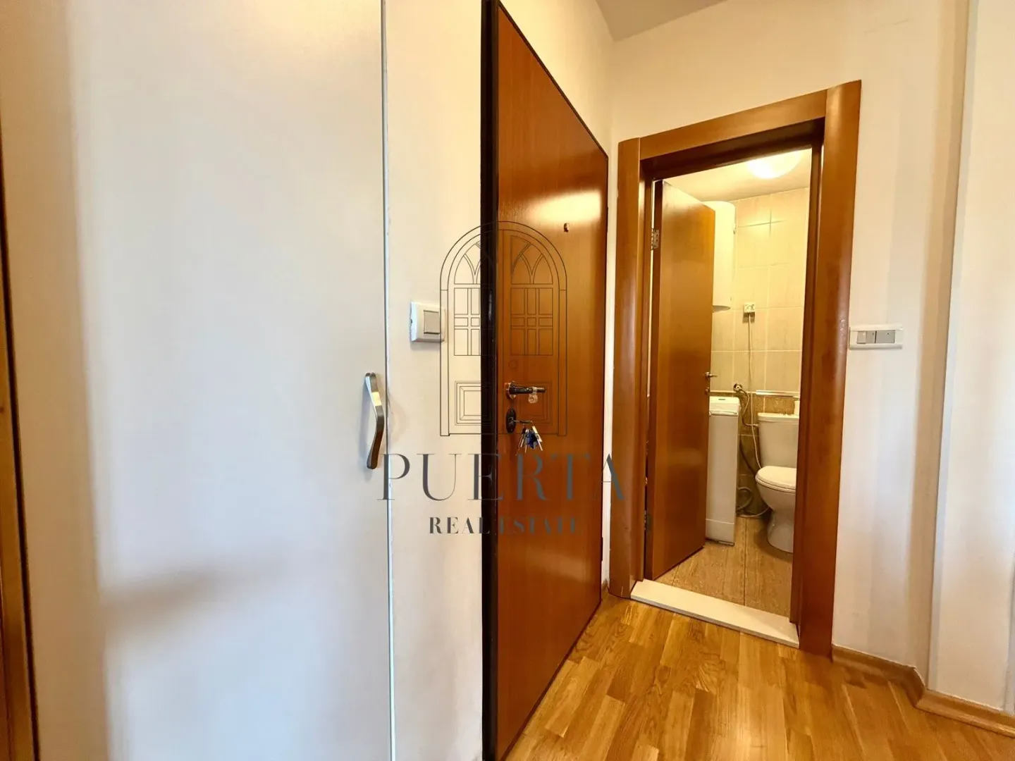 Prodaja, dvosoban stan, 64m², Preko Morače, Podgorica