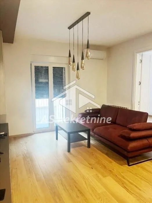 Izdavanje, stan, 55m², Južni Bulevar, Vračar Sve Podlokacije