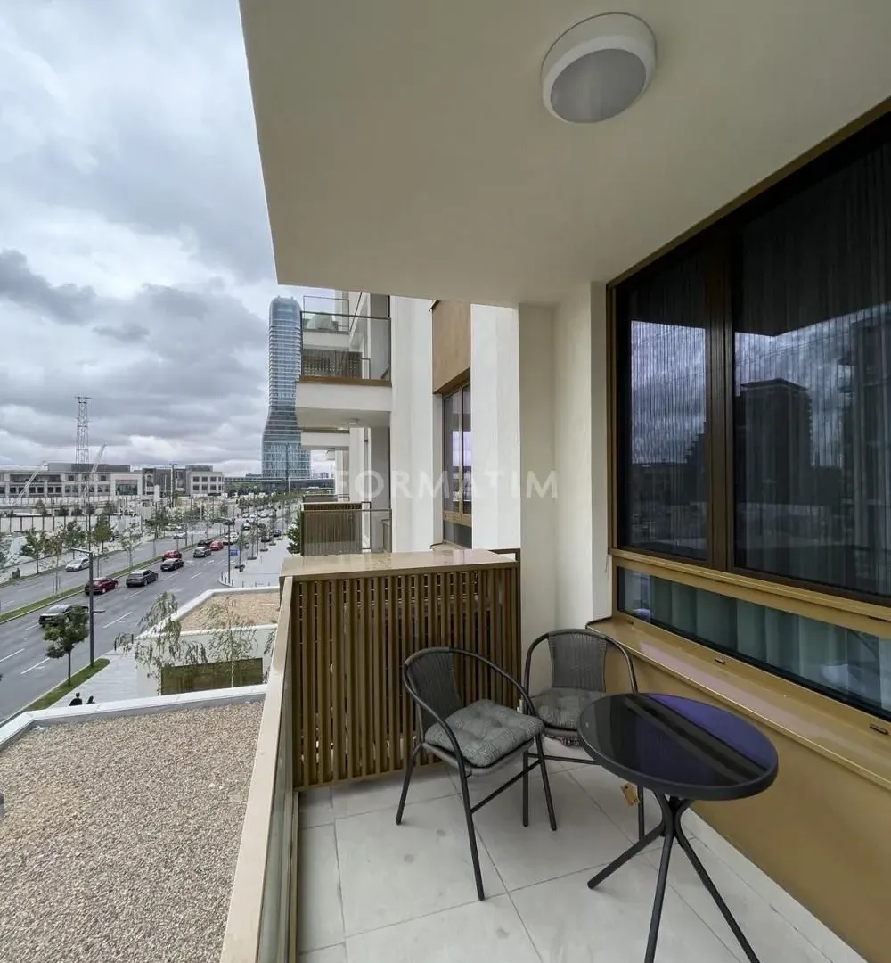 Izdavanje, trosoban stan, 84m², Savski Venac, Beograd