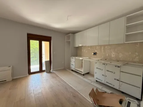 Sale, one bedroom apartment, 53m², Bečići, Budva - image 9