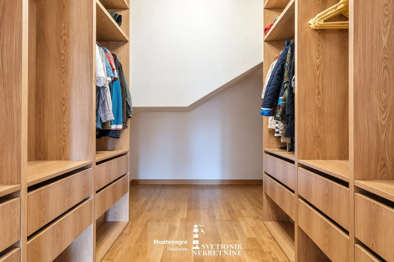 Prodaja, dvosoban stan, 135m², Kumbor, Herceg Novi