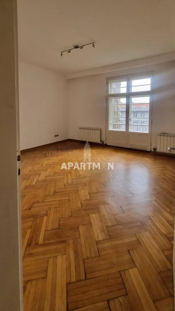 Izdavanje, četvorosoban stan, 90m², Stari Grad, Beograd