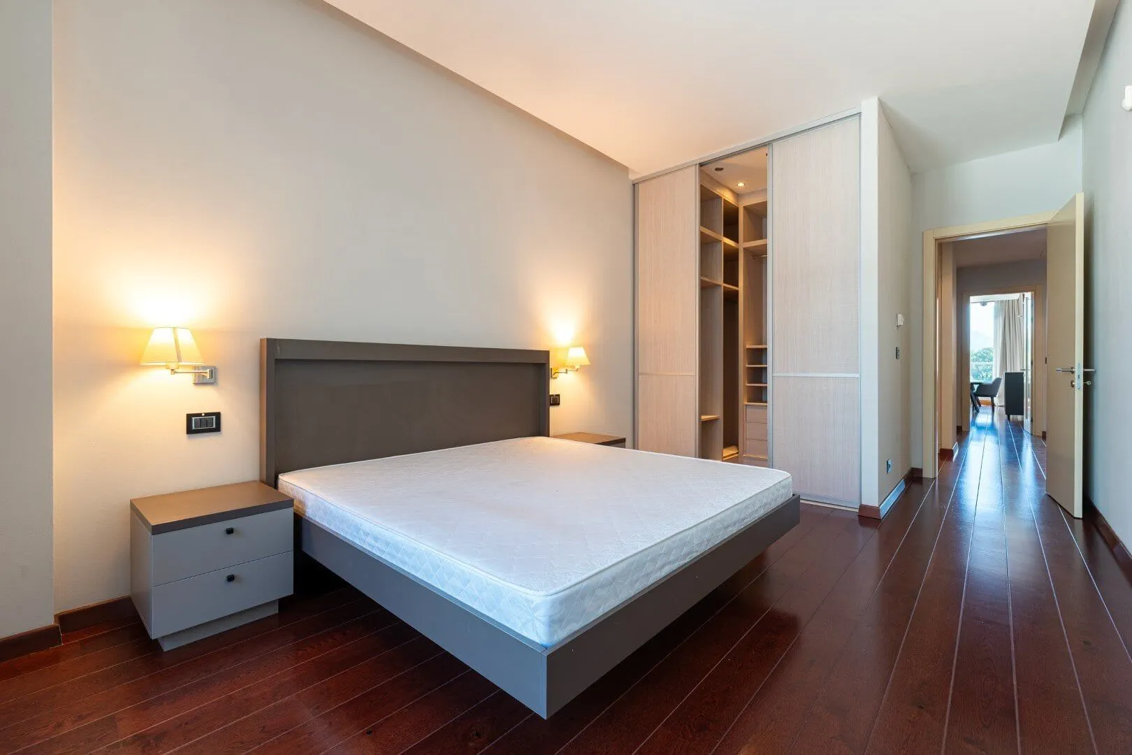Prodaja, trosoban stan, 203m², Kod Capital Plaze, Podgorica
