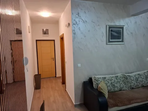 Izdavanje, dvosoban stan, 75m², Dumidran, Tivat - image 12