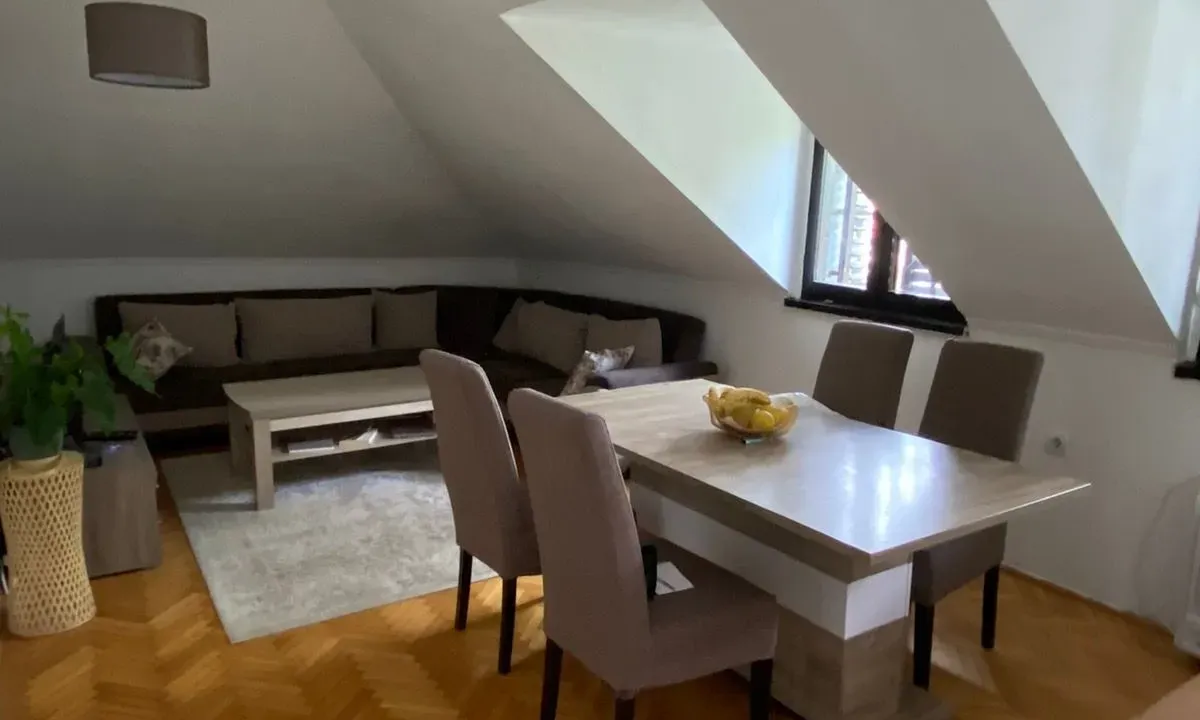 Prodaja, jednosoban stan, 54m², Centar, Cetinje