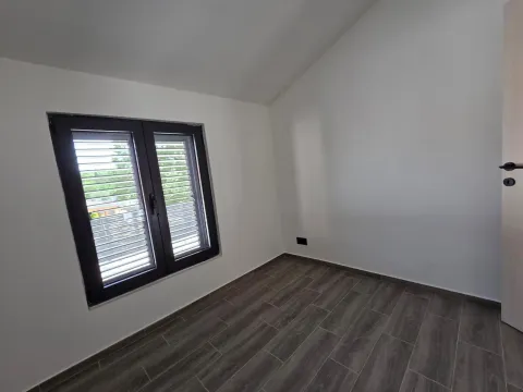 Rent, house, 116m², Vranići, Podgorica - image 12