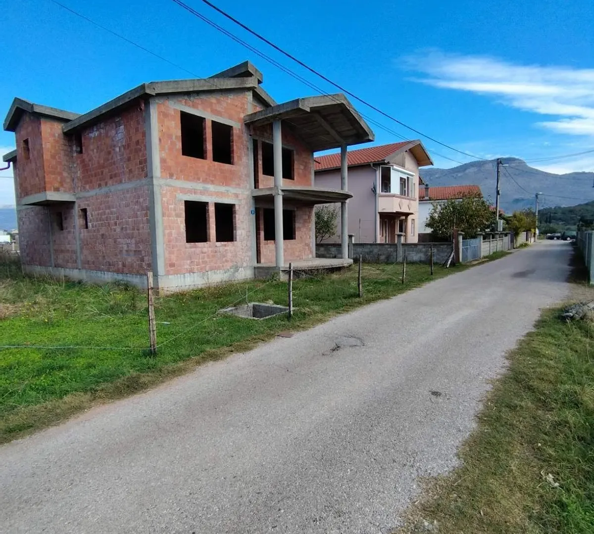 Prodaja, kuća, 300m², Podgorica, Crna Gora