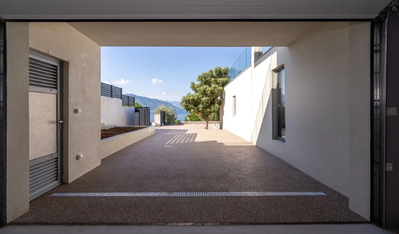 Sale, house, 500m², Krašići, Tivat