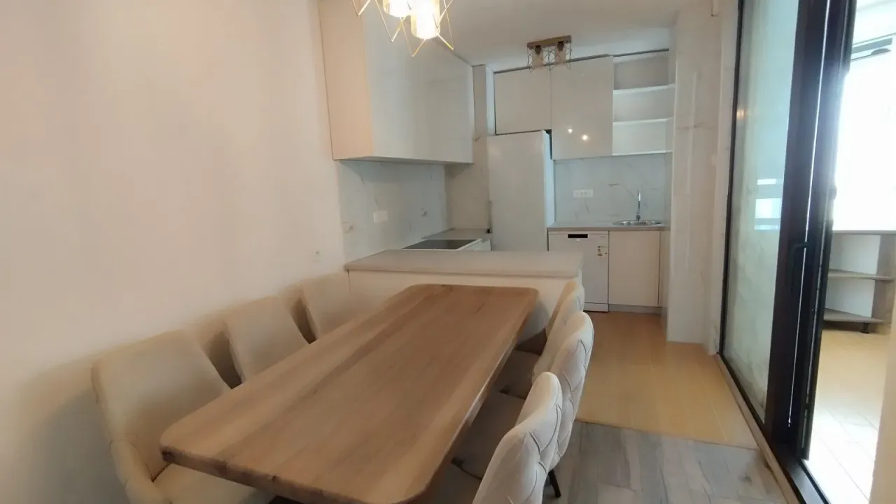 Izdavanje, stan, 74m², Blok 6, Podgorica