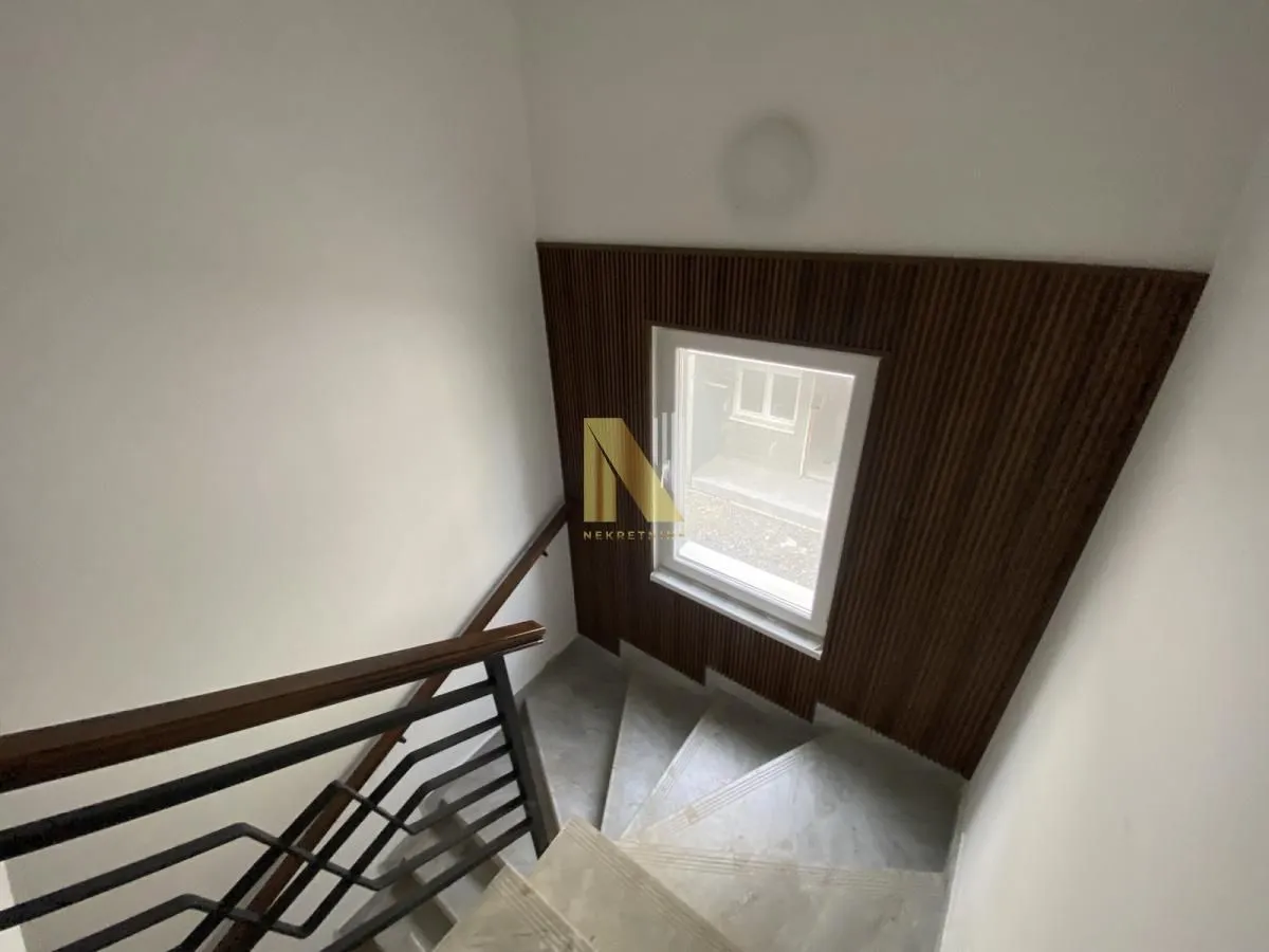 Prodaja, trosoban stan, 61m², Alibegovac, Petrovaradin