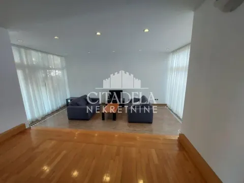 Rent, house, 400m², Savski Venac, Beograd - image 15