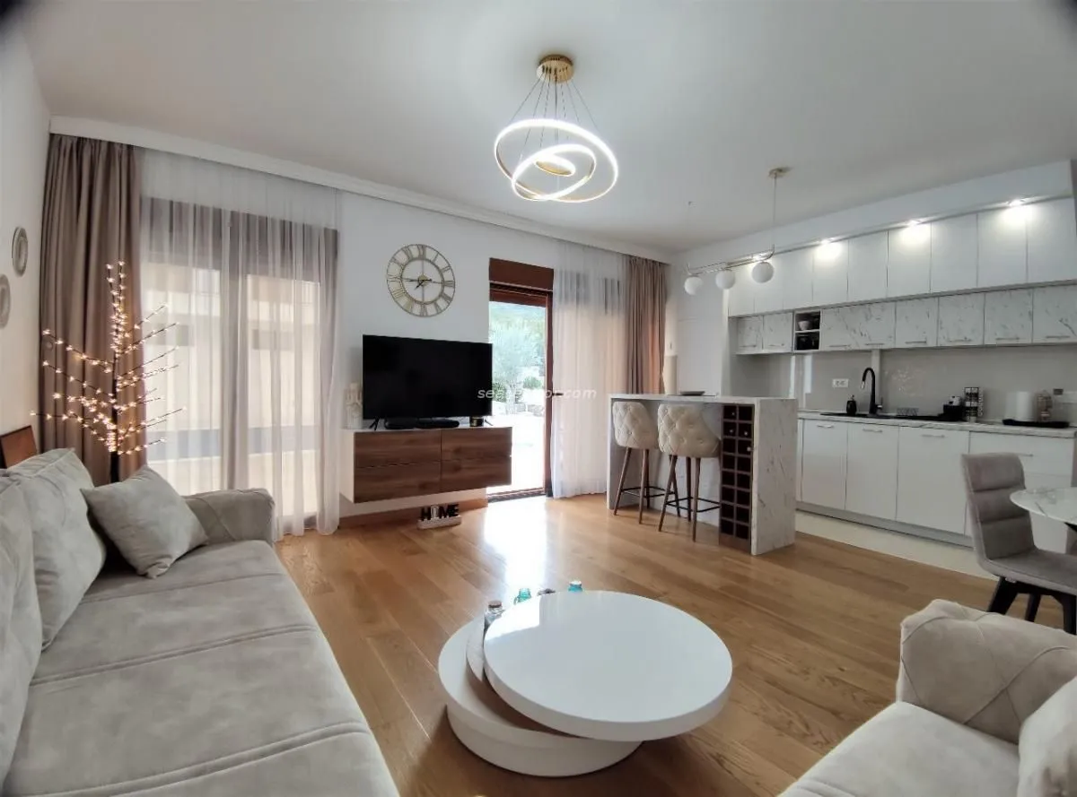 Rent, one bedroom apartment, 51m², Đuraševići, Tivat