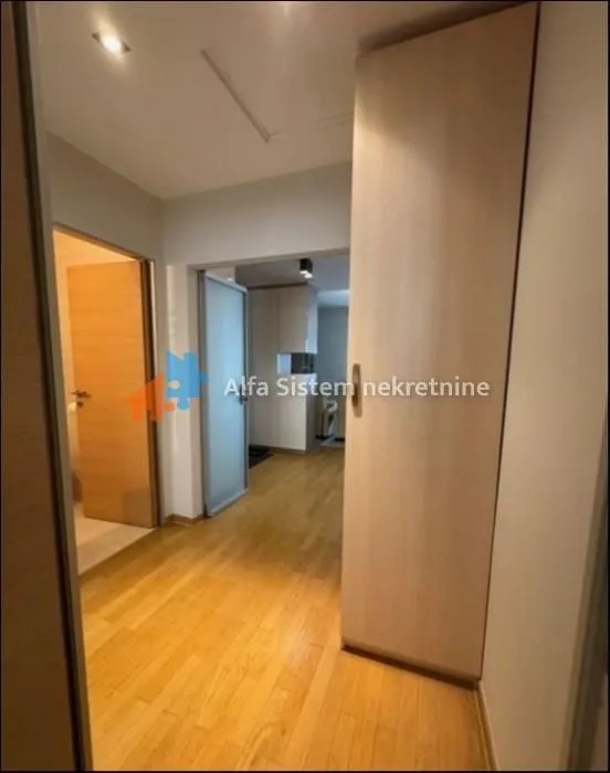Izdavanje, trosoban stan, 125m², Vukov Spomenik, Zvezdara Sve Podlokacije