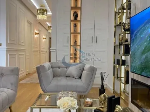 Sale, four bedroom apartment, 175m², Savski Venac, Beograd - image 2