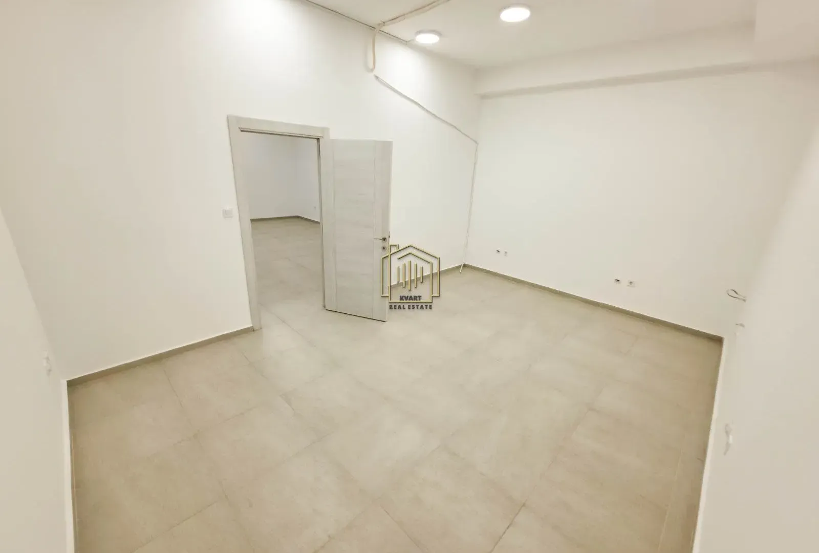 Rent, office space, 115m², Blok 6, Podgorica