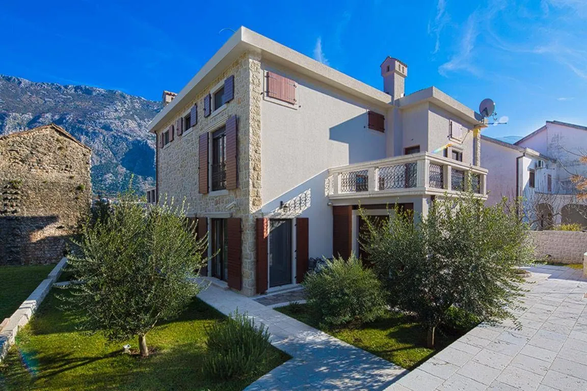 Prodaja, kuća, 497m², Prčanj, Kotor