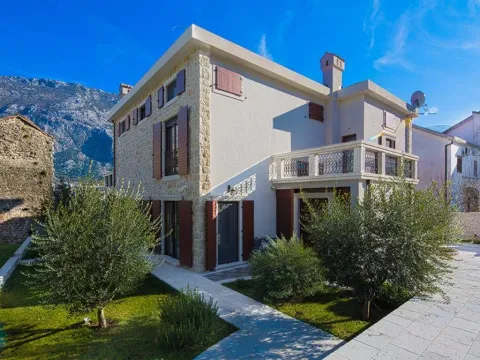 Sale, house, 497m², Prčanj, Kotor - image 13