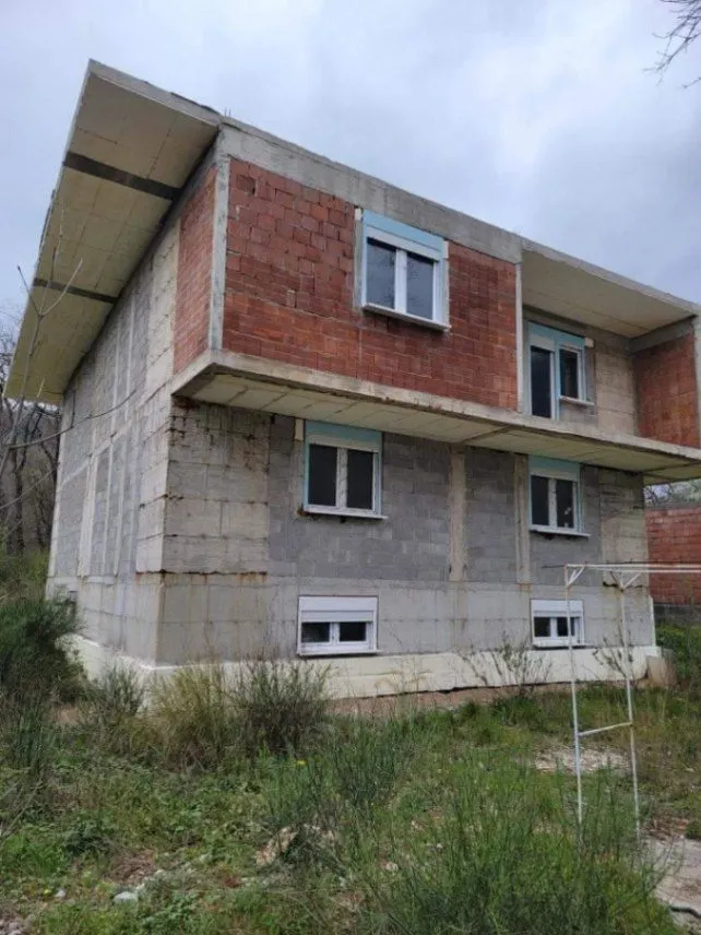 Sale, house, 275m², Sutomore, Bar