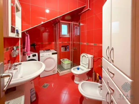 Izdavanje, trosoban stan, 110m², Stari Aerodrom, Podgorica - image 10