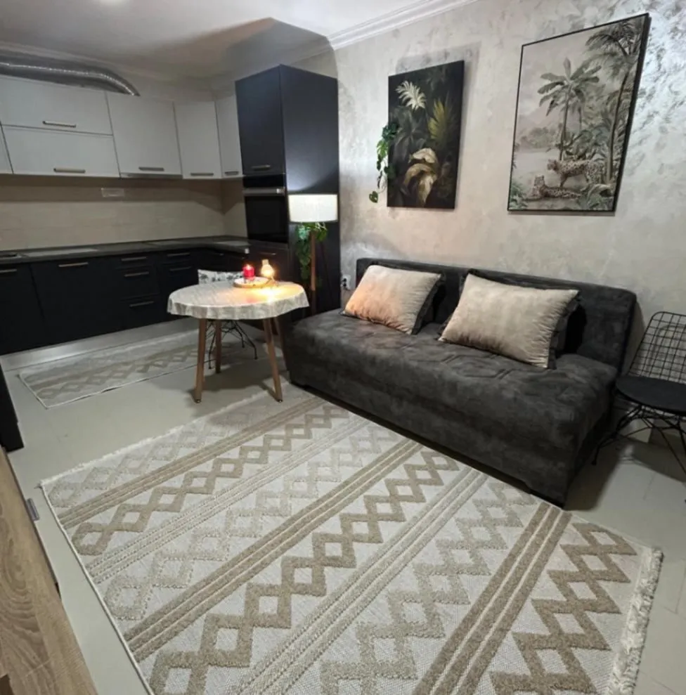 Izdavanje, jednosoban stan, 40m², Zlatica, Podgorica