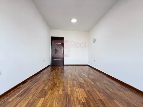 Prodaja, četvorosoban stan, 220m², Preko Morače, Podgorica - image 11