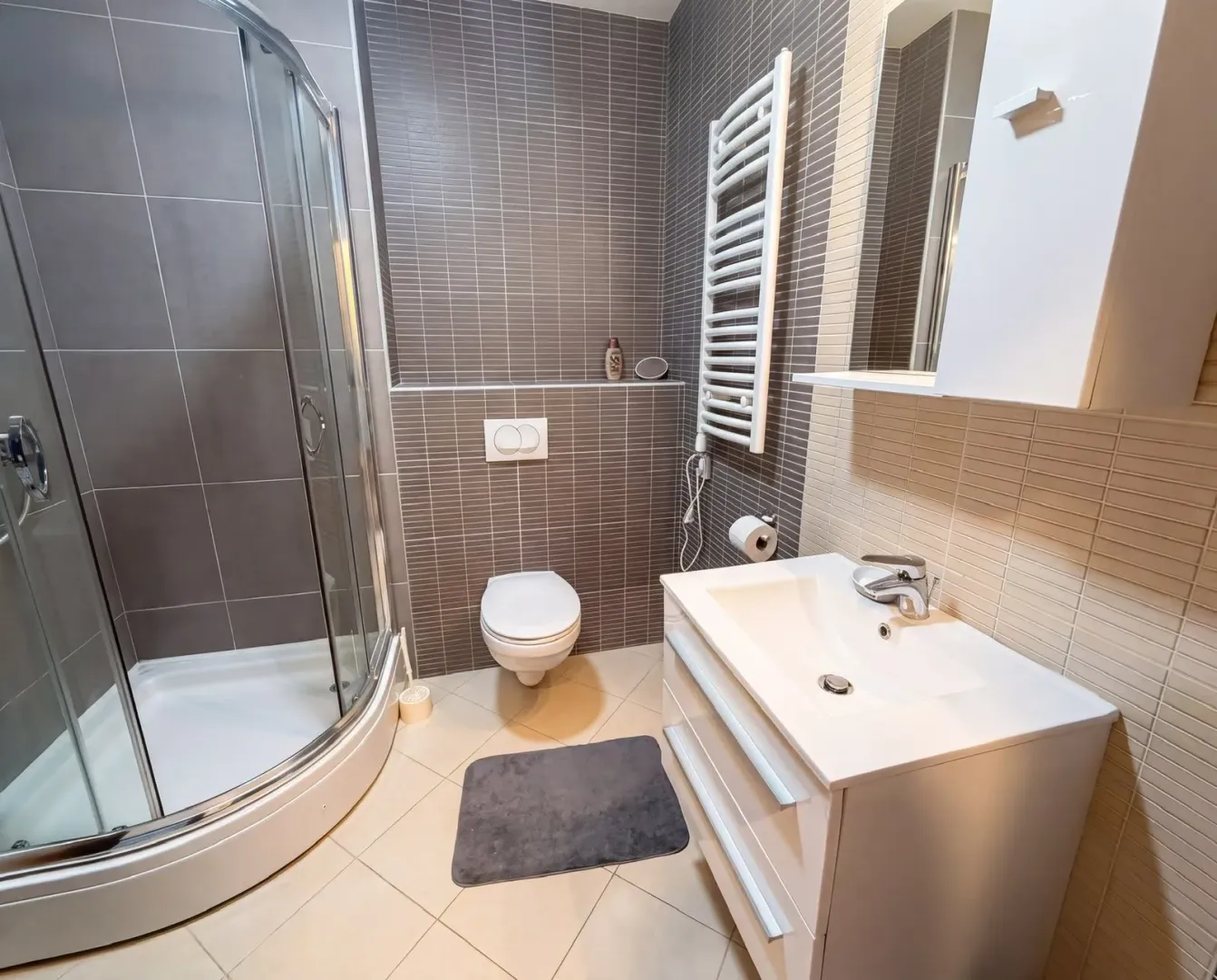 Rent, studio apartment, 42m², Bečići, Budva