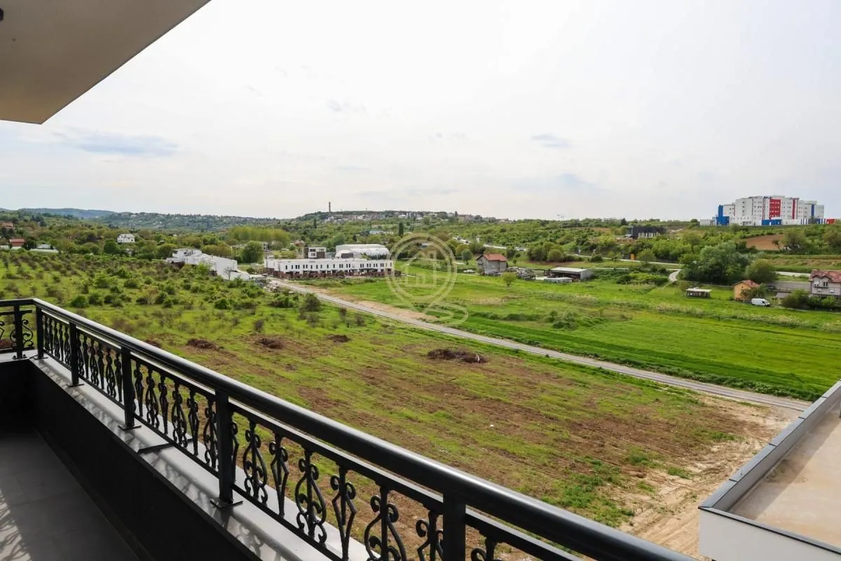 Prodaja, četvorosoban stan, 225m², Sremska Kamenica, Petrovaradin