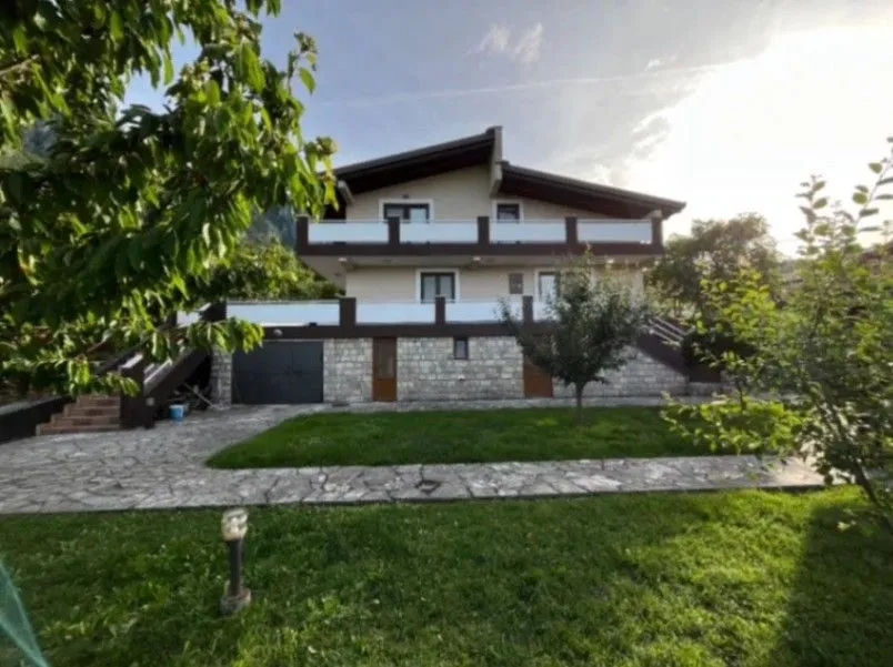 Sale, house, 200m², Crmnica, Bar