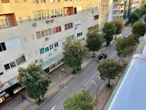 Prodaja, trosoban stan, 103m², Stari Aerodrom, Podgorica - image 14