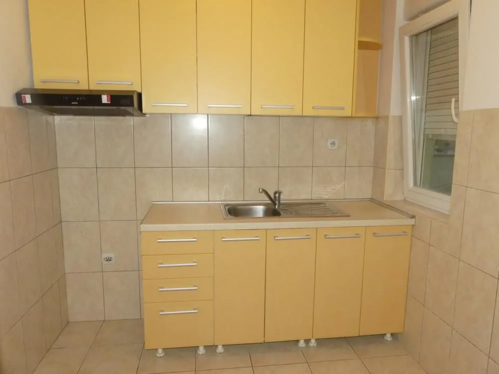 Prodaja, trosoban stan, 79m², Centar, Jagodina