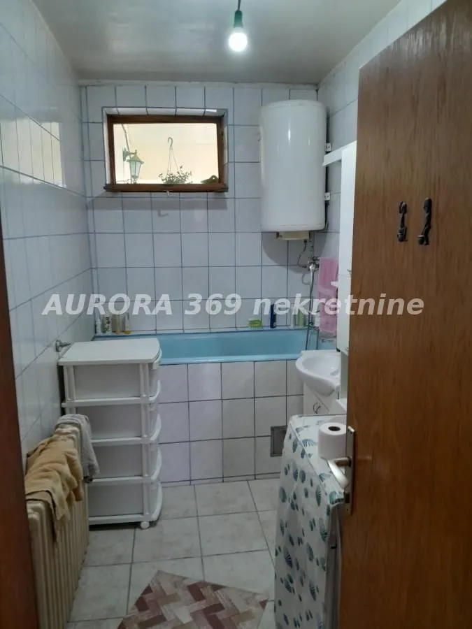 Prodaja, kuća, 200m², Veternik, Novi Sad Sve Podlokacije