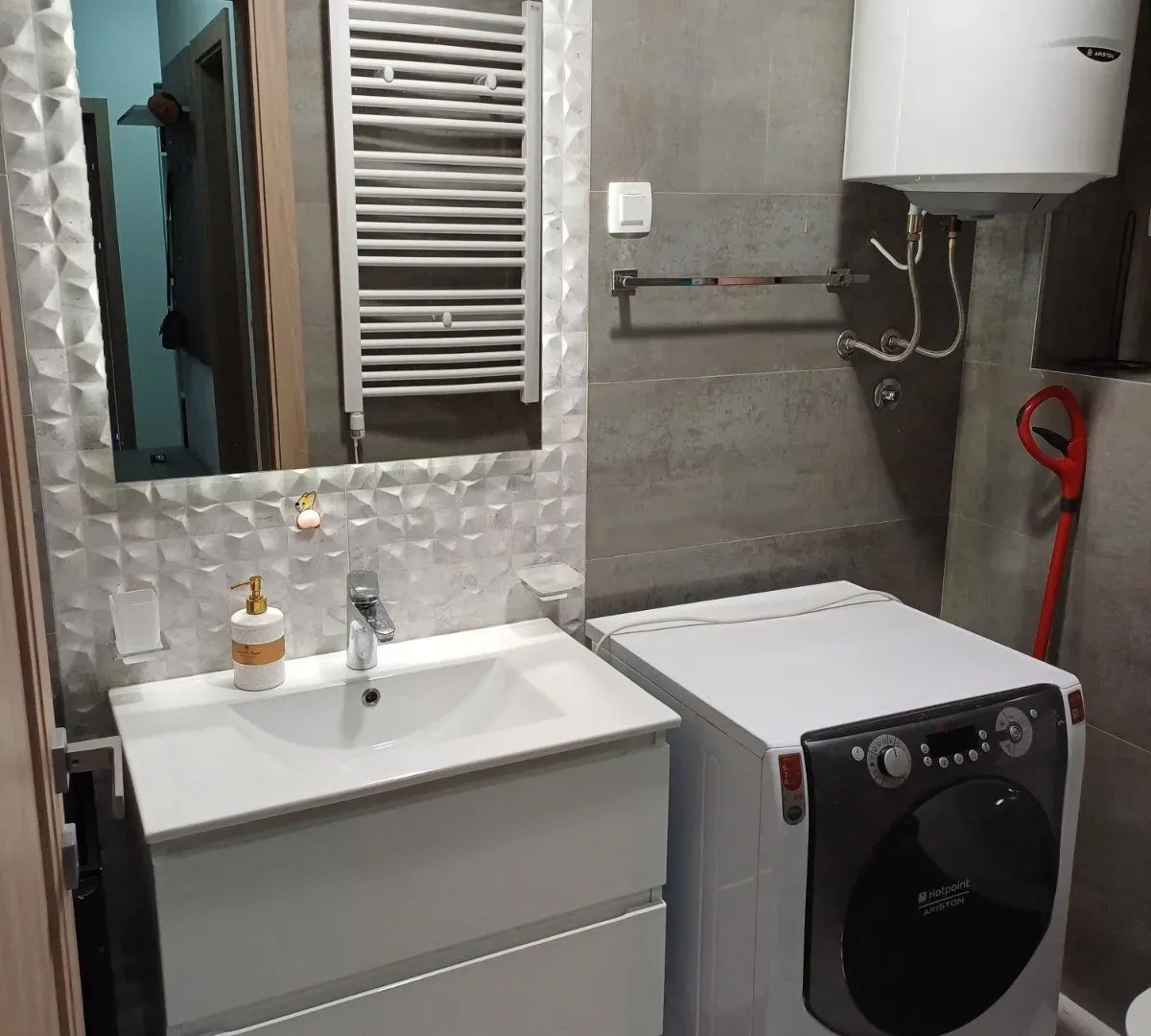 Izdavanje, dvosoban stan, 70m², Master Kvart, Podgorica