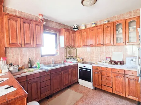 Prodaja, kuća, 350m², Zlatica, Podgorica - image 9