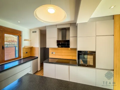 Sale, house, 330m², Centar, Kolašin - image 17