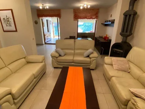 Prodaja, kuća, 217m², Petrovac, Budva - image 12