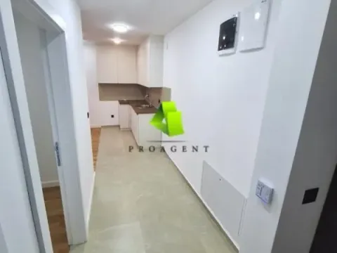 Izdavanje, poslovni prostor, 50m², Medijana, Niš - image 11