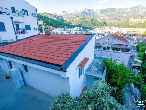 Prodaja, kuća, 215m², Budva, Crna Gora - image 13