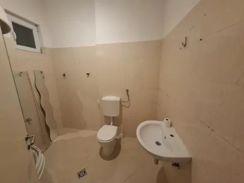 Izdavanje, trosoban stan, 122m², Centar, Novi Sad - image 17