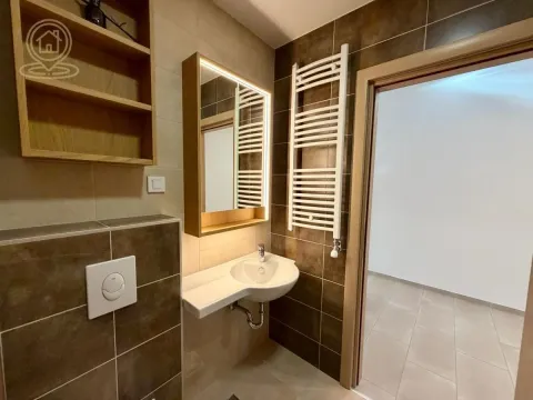 Izdavanje, dvosoban stan, 55m², Hala Pionir, Palilula Sve Podlokacije - image 5