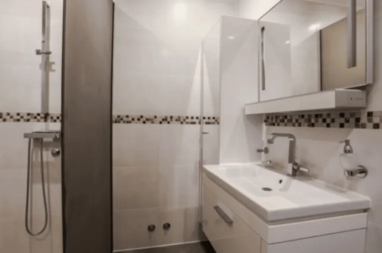 Izdavanje, kuća, 300m², Blizikuće, Budva