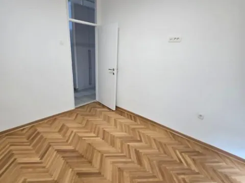 Izdavanje, dvosoban stan, 75m², Podgorica, Crna Gora - image 4