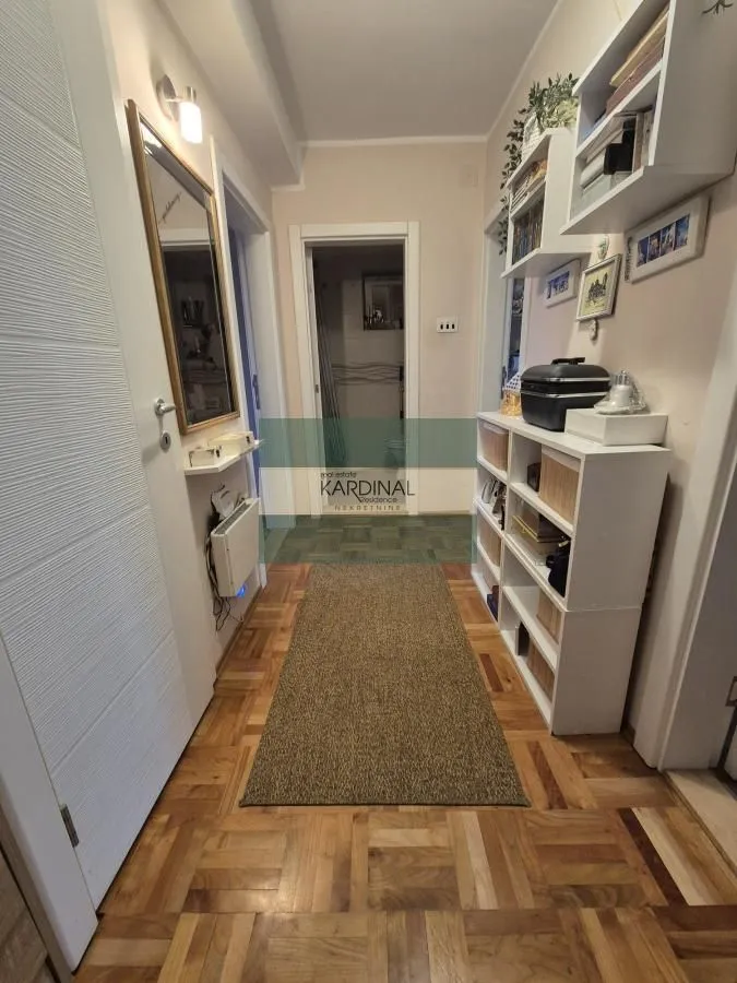 Prodaja, dvosoban stan, 54m², Centar, Ćuprija