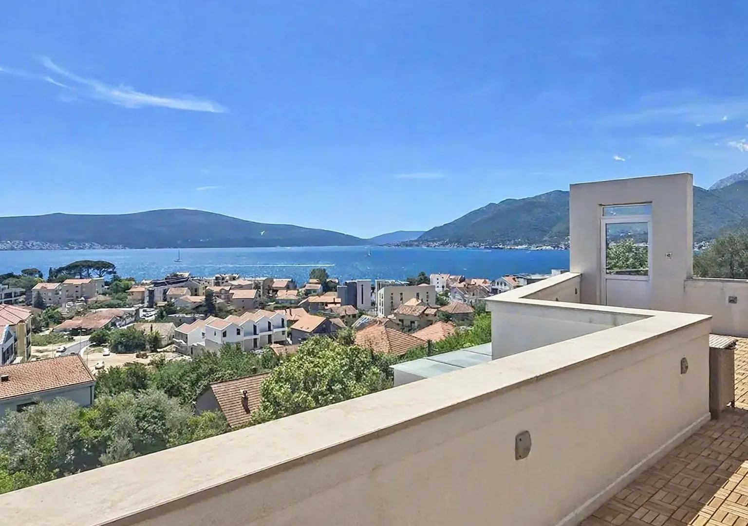 Rent, two bedroom apartment, 100m², Donja Lastva, Tivat