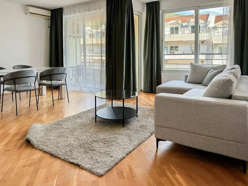 Rent, one bedroom apartment, 62m², Babilonija, Budva