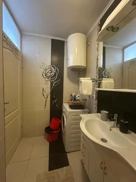 Rent, one bedroom apartment, 50m², Centar, Tivat - image 18