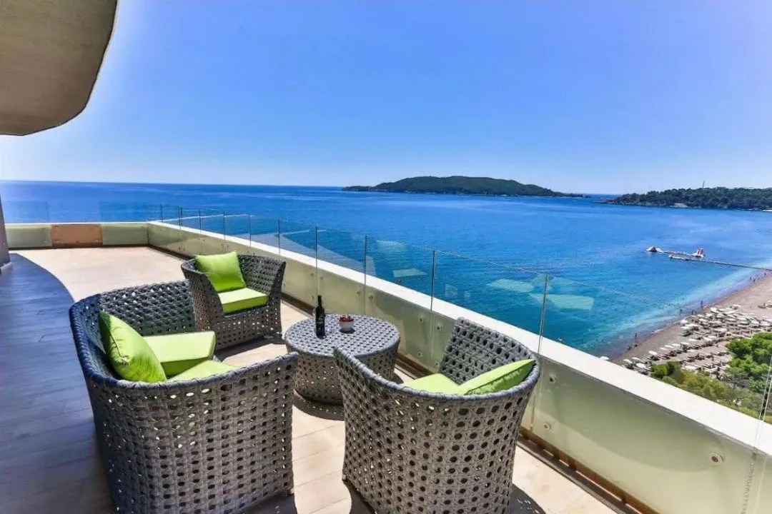 Rent, two bedroom apartment, 115m², Rafailovići, Budva