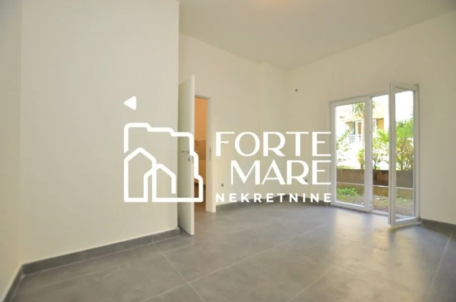 Prodaja, dvosoban stan, 74m², Đenovići, Herceg Novi