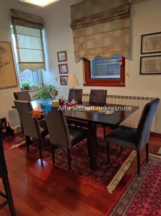 Izdavanje, trosoban stan, 95m², Savski Venac, Beograd